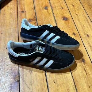 Adidas gazelle samba black Yeezy Travis Nike